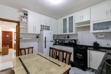 Casa à venda com 77m², 2 quartos e 2 vagas Casa à venda com 77m², 2 quartos e 2 vagasCozinha