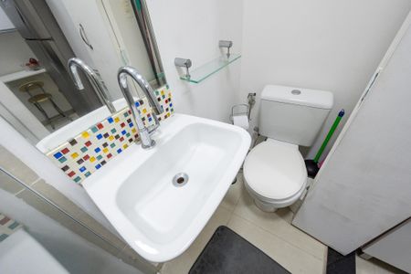 Banheiro Social de kitnet/studio para alugar com 1 quarto, 22m² em Mirandópolis, São Paulo