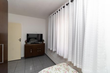 Casa à venda com 249m², 3 quartos e 6 vagasQuarto 2