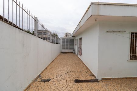 Casa à venda com 249m², 3 quartos e 6 vagasQuintal