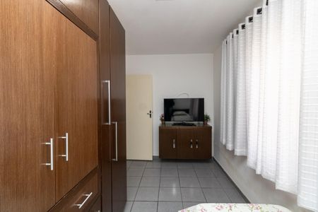 Casa à venda com 249m², 3 quartos e 6 vagasQuarto 2