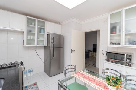 Casa à venda com 249m², 3 quartos e 6 vagasCozinha