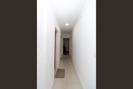 Casa à venda com 249m², 3 quartos e 6 vagasCorredor - Quartos