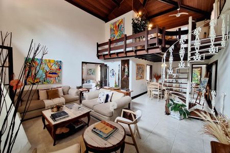 Sala de casa de condomínio à venda com 4 quartos, 990m² em Itaipu, Niterói