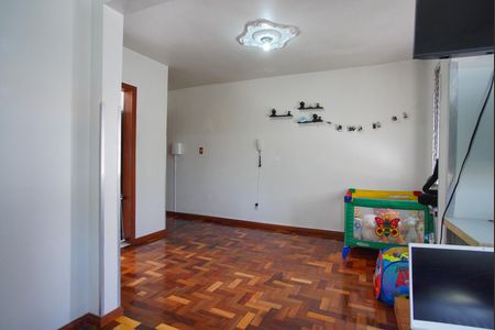 Sala de apartamento à venda com 3 quartos, 80m² em Passo D’areia, Porto Alegre