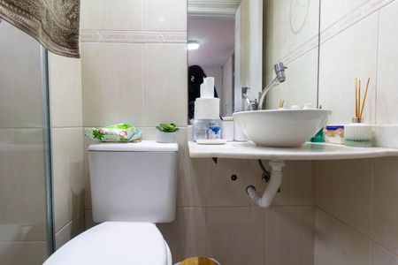 Apartamento à venda com 80m², 3 quartos e 2 vagas Apartamento à venda com 80m², 3 quartos e 2 vagasBanheiro 1