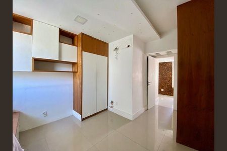 Apartamento à venda com 3 quartos, 221m² em Icaraí, Niterói