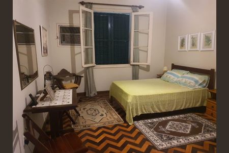 Casa à venda com 4 quartos, 374m² em Charitas, Niterói