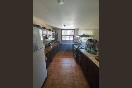 Casa à venda com 4 quartos, 374m² em Charitas, Niterói