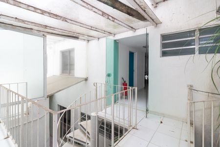 Casa à venda com 247m², 4 quartos e 2 vagas Casa à venda com 247m², 4 quartos e 2 vagasTerraço