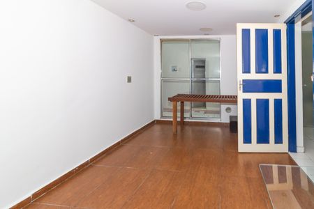 Casa à venda com 247m², 4 quartos e 2 vagas Casa à venda com 247m², 4 quartos e 2 vagasÁrea comum - Piso inferior
