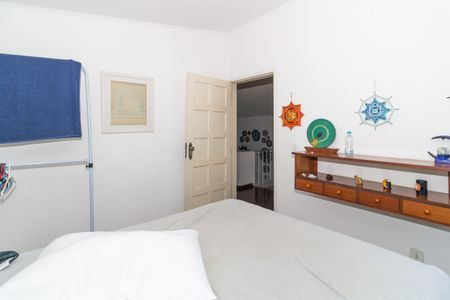 Casa à venda com 247m², 4 quartos e 2 vagas Casa à venda com 247m², 4 quartos e 2 vagasQuarto 5