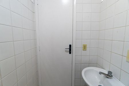 Banheiro de apartamento para alugar com 1 quarto, 59m² em Vila Guarani (Zona Sul), São Paulo