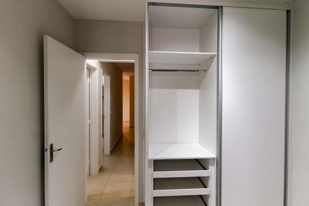 Apartamento para alugar com 61m², 3 quartos e 1 vaga Apartamento para alugar com 61m², 3 quartos e 1 vagaQuarto 3 - Armários