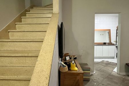 Sala de casa de condomínio para alugar com 2 quartos, 90m² em Encruzilhada, Santos