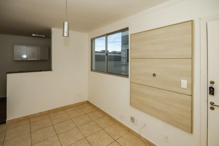Sala de apartamento para alugar com 2 quartos, 45m² em Planalto, Belo Horizonte