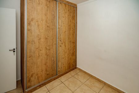 Quarto 2 de apartamento para alugar com 2 quartos, 45m² em Planalto, Belo Horizonte