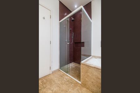 Apartamento à venda com 284m², 4 quartos e 5 vagasBanheiro da Suíte 2