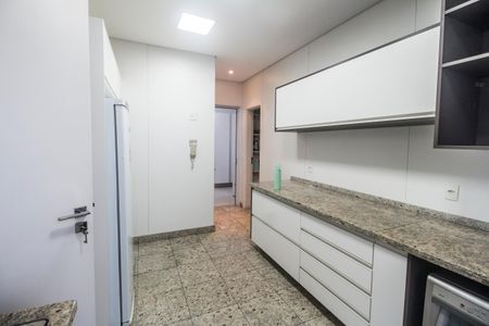 Apartamento à venda com 284m², 4 quartos e 5 vagasCozinha