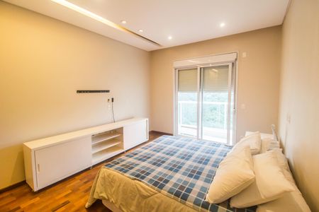 Apartamento à venda com 284m², 4 quartos e 5 vagasSuíte 2