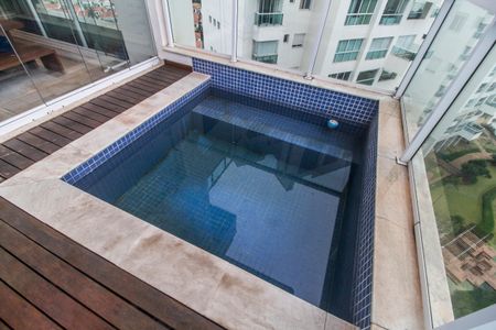 Apartamento à venda com 284m², 4 quartos e 5 vagasPiscina