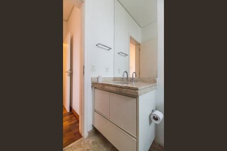 Apartamento à venda com 284m², 4 quartos e 5 vagasBanheiro da Suíte 3