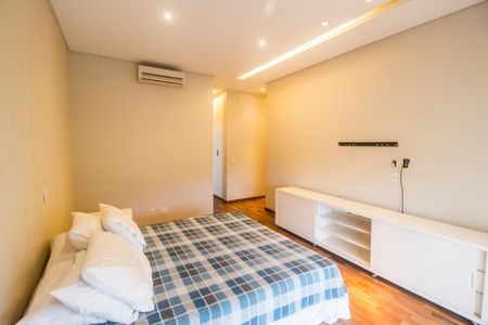 Apartamento à venda com 284m², 4 quartos e 5 vagasSuíte 2