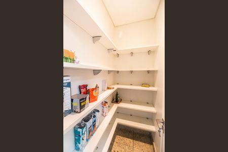 Apartamento à venda com 284m², 4 quartos e 5 vagasDespensa