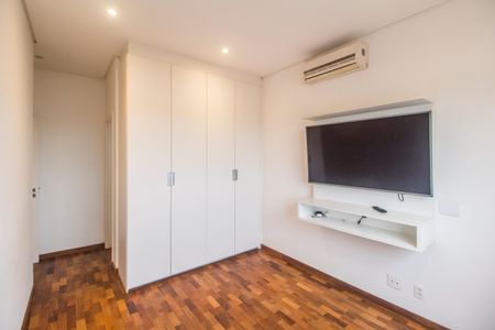 Apartamento à venda com 284m², 4 quartos e 5 vagasSuíte 3