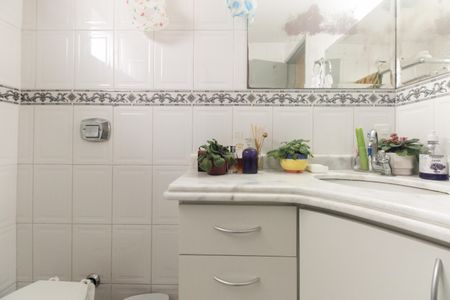 Apartamento à venda com 84m², 2 quartos e 1 vaga Apartamento à venda com 84m², 2 quartos e 1 vagaBanheiro