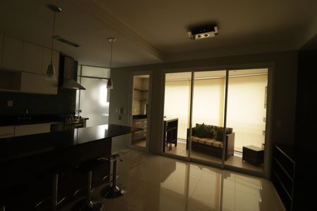 Sala de apartamento à venda com 2 quartos, 87m² em Jardim Trevo, Jundiaí