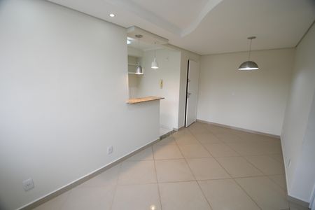 Sala de apartamento para alugar com 3 quartos, 57m² em Fazenda Santa Cândida, Campinas