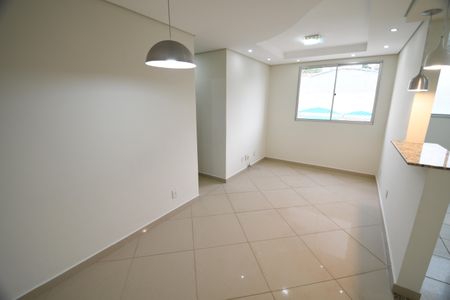 Sala de apartamento para alugar com 3 quartos, 57m² em Fazenda Santa Cândida, Campinas