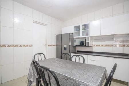 Casa à venda com 140m², 2 quartos e 2 vagasCozinha