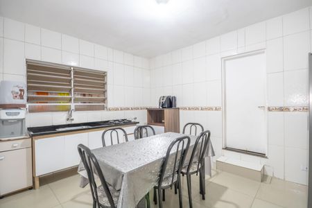 Casa à venda com 140m², 2 quartos e 2 vagasCozinha