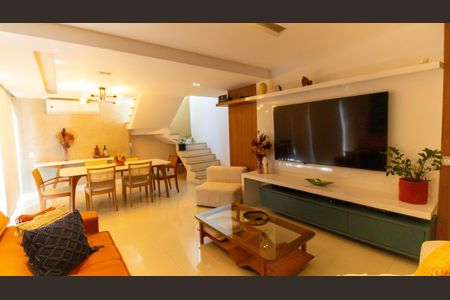 Casa à venda com 4 quartos, 280m² em Vila Progresso, Niterói