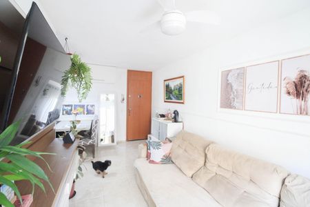 Sala de apartamento para alugar com 2 quartos, 80m² em Cosmos, Rio de Janeiro