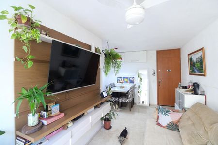 Sala de apartamento para alugar com 2 quartos, 80m² em Cosmos, Rio de Janeiro
