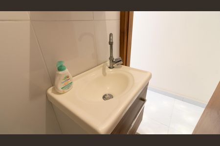 Casa à venda com 90m², 2 quartos e 2 vagas Casa à venda com 90m², 2 quartos e 2 vagasLavabo