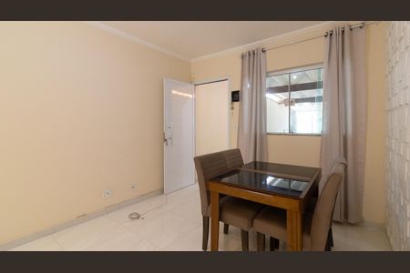 Sala de casa à venda com 2 quartos, 90m² em Jardim Fernandes, São Paulo