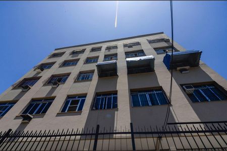 Apartamento para alugar com 80m², 3 quartos e 1 vaga Apartamento para alugar com 80m², 3 quartos e 1 vagaFachada