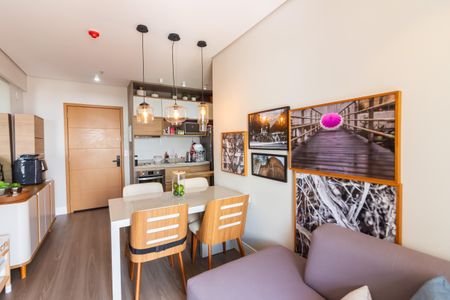 Sala  de apartamento à venda com 2 quartos, 51m² em Centro, Osasco