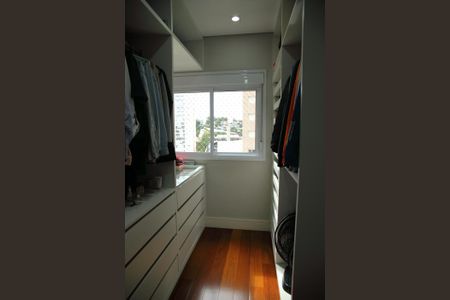 Apartamento à venda com 93m², 2 quartos e 2 vagasSuíte  - Closet 