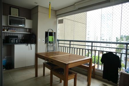 Apartamento à venda com 93m², 2 quartos e 2 vagasSala - Varanda 