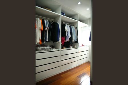 Apartamento à venda com 93m², 2 quartos e 2 vagasSuíte  - Closet 