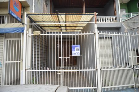 Casa para alugar com 220m², 2 quartos e 1 vagaPlaca