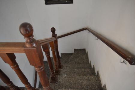 Casa para alugar com 220m², 2 quartos e 1 vagaEscada