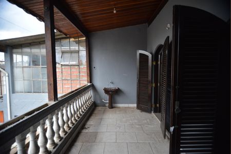 Casa para alugar com 220m², 2 quartos e 1 vagaSacada