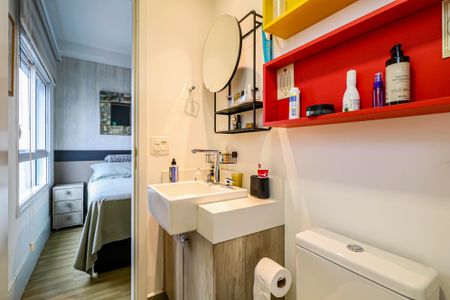 Apartamento à venda com 75m², 2 quartos e 1 vagaSuite - Banheiro