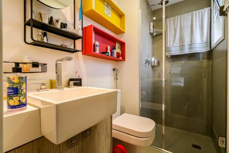 Apartamento à venda com 75m², 2 quartos e 1 vagaSuite - Banheiro